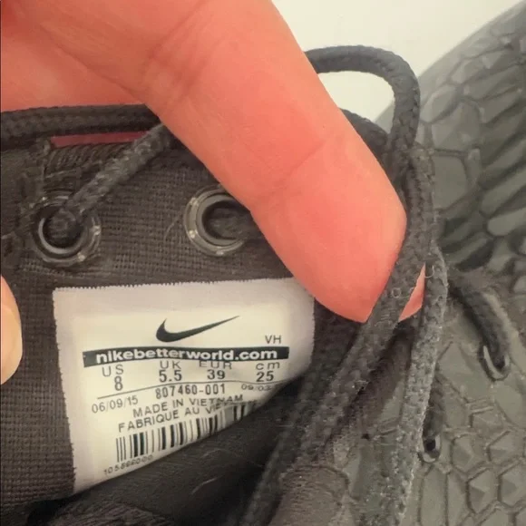 NIKE Roshe One DMB “Triple Black” Women’s Sneakers Size 8 – Rare Edition - Picture 8 of 8